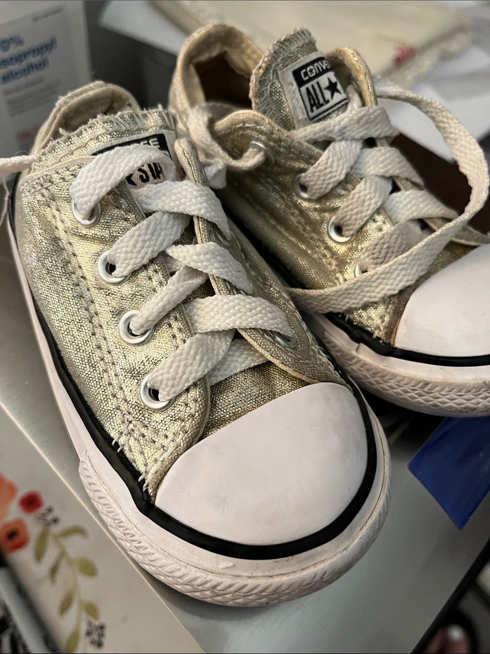 Converse Toddler Metallic Gold Low Top Sneakers Size 6